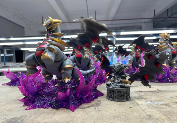 [IN STOCK] 1/20 Scale World Figure [Pallet Town] - Giratina Altered